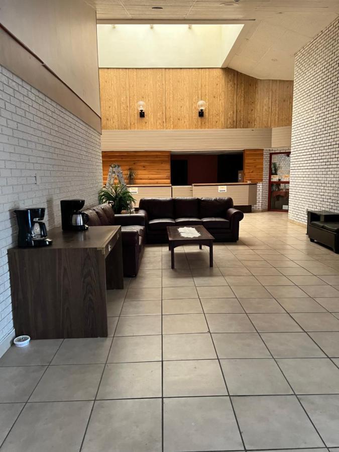 Lively Inn And Suites - Sudbury Naughton Exterior foto