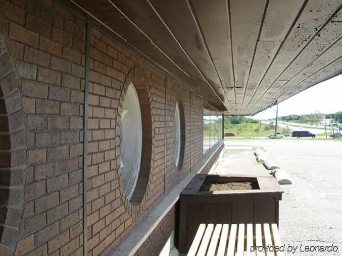 Lively Inn And Suites - Sudbury Naughton Exterior foto